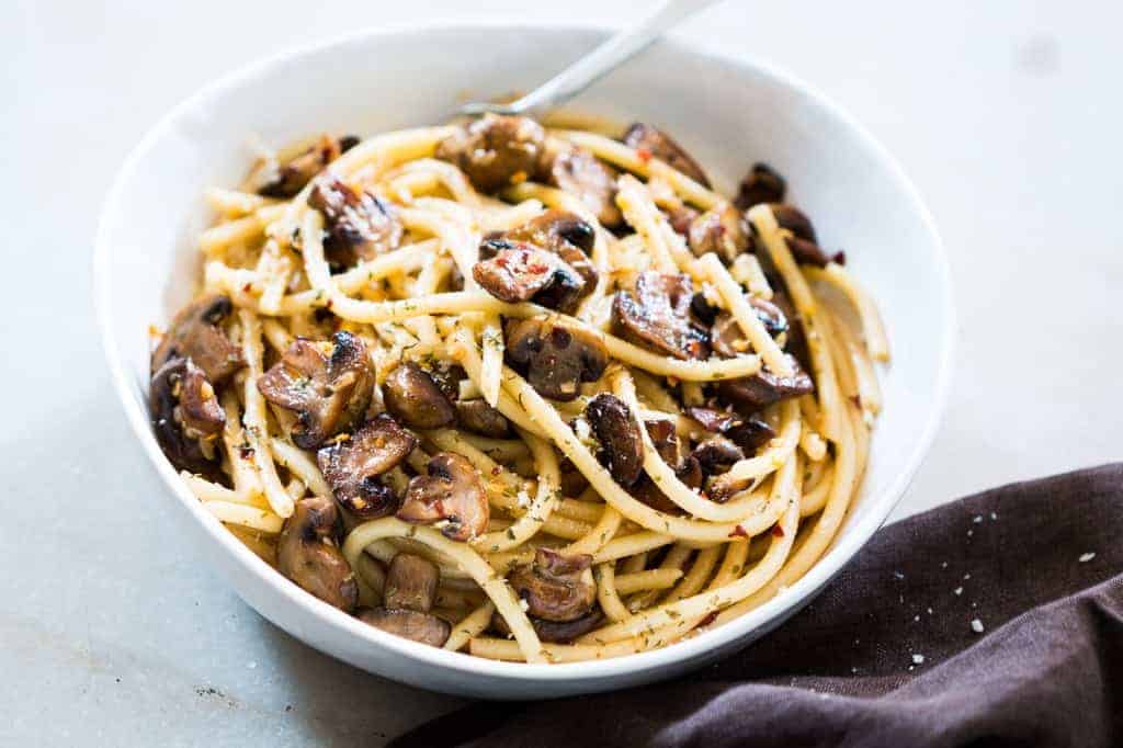 Mushroom Spaghetti Aglio Olio Recipe with the easiest