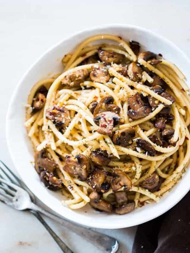 Quick and Easy Pasta - Mushroom Aglio Olio!