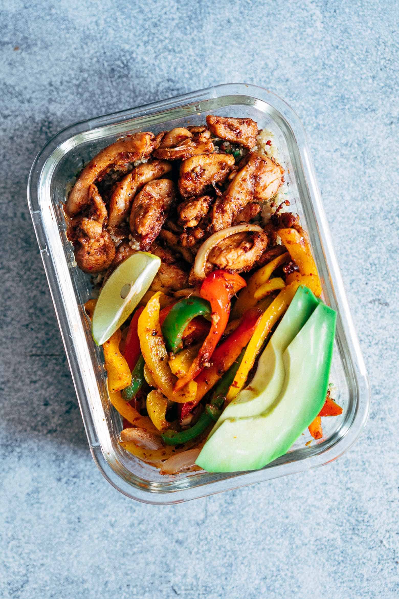 Chicken Fajita Meal Prep Lunch Bowls are teamed with cilantro lime quinoa and is a healthy, tasty, fast recipe to make lunch prep for weekdays super easy!
