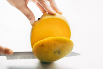 How to cut a Mango - Easy Step by Step Instructions - My Food Story