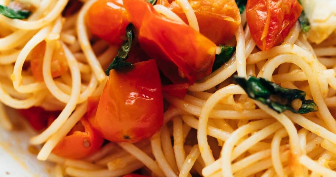 Tomato Basil Pasta with text overlay.