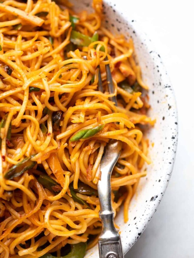 You can make restaurant style SPICY CHILLI GARLIC Noodles at home with this recipe!