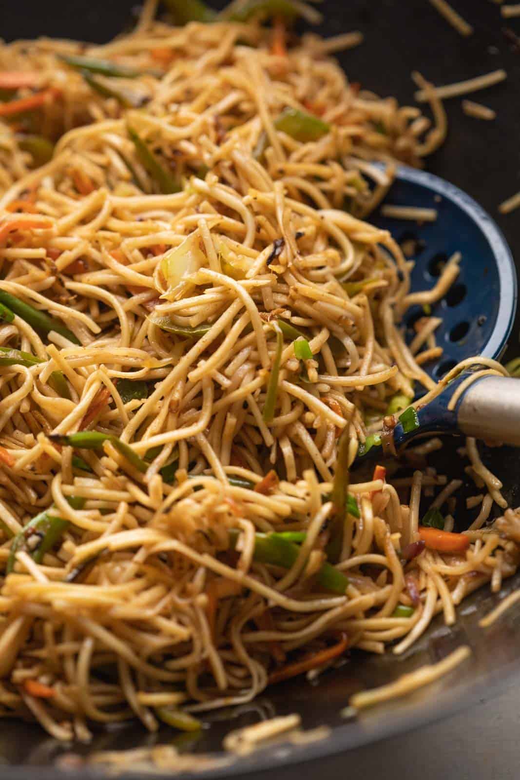 Hakka noodles pictures in the wok