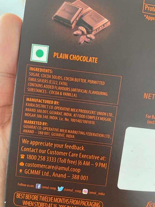 Ingredients on a bar of commercially available chocolate