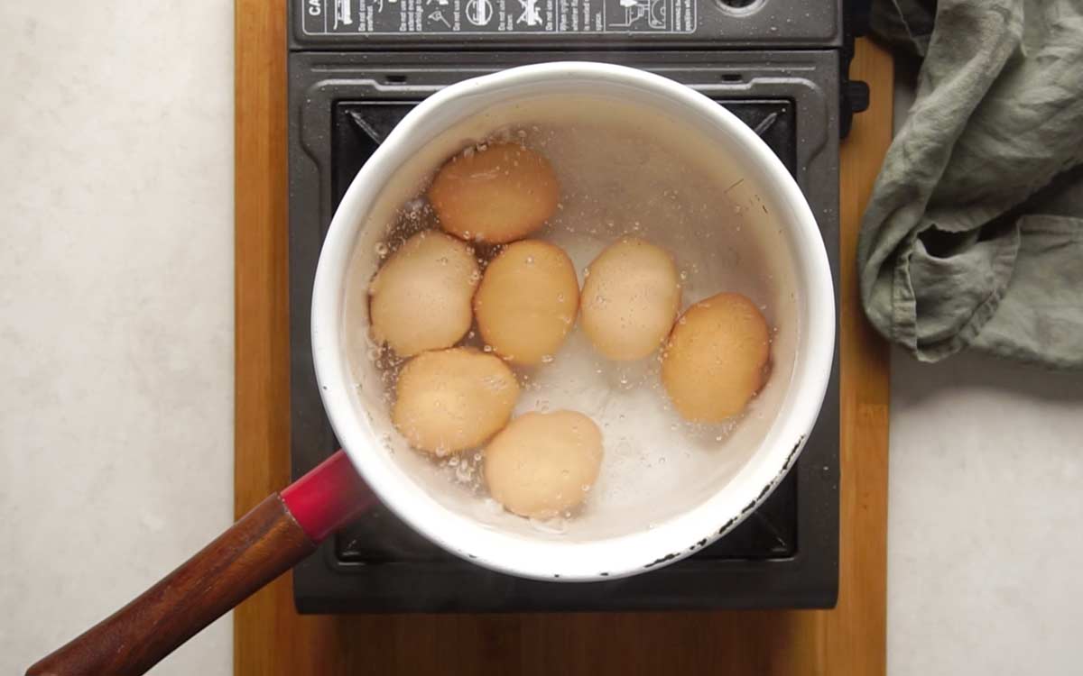 Picture showing how to make hard boiled eggs