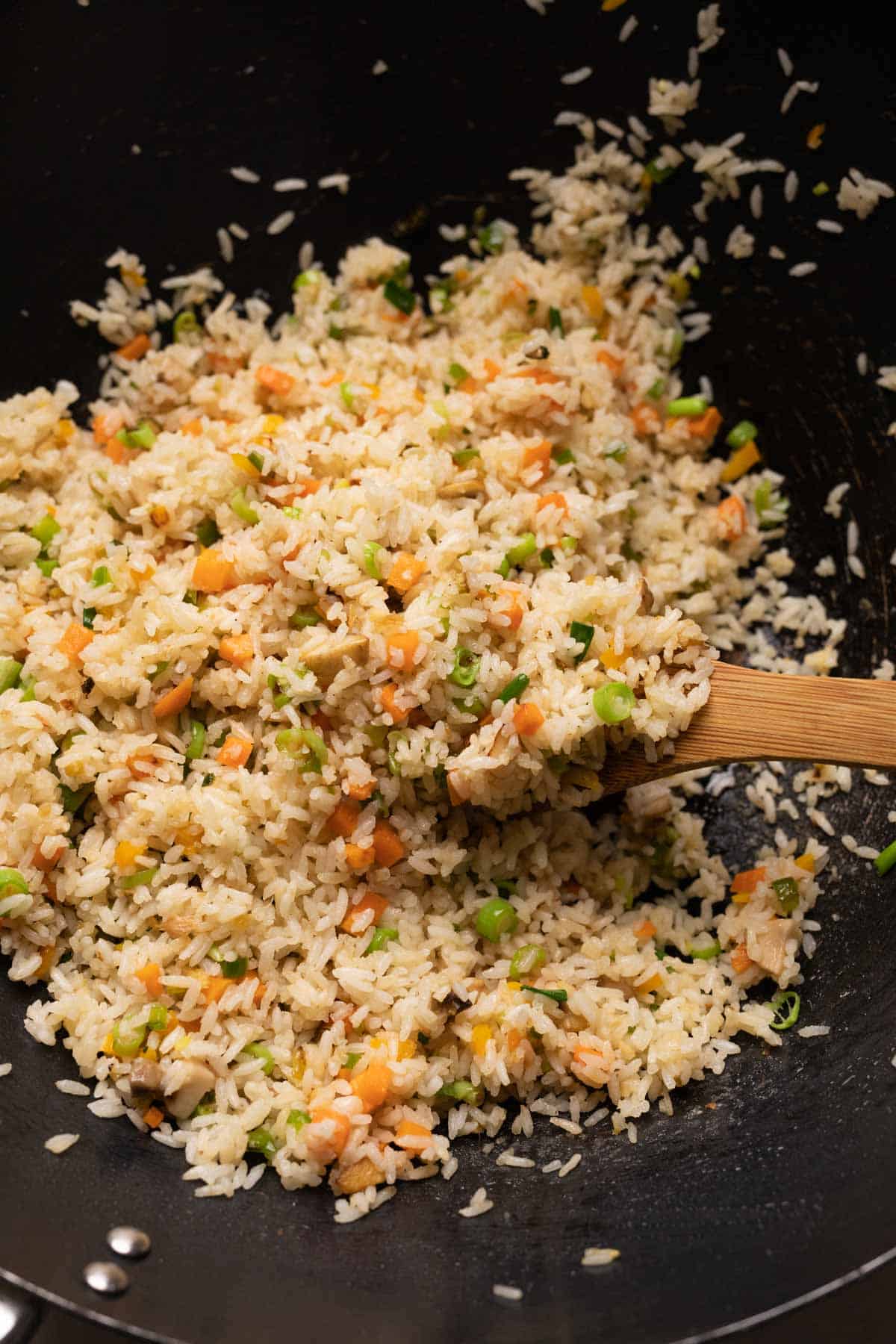 Picture of fried rice in a wok
