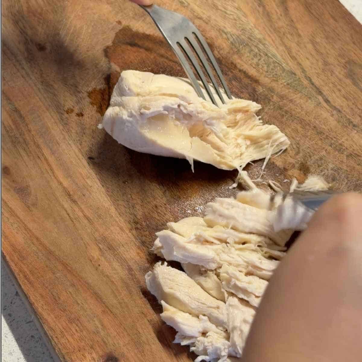 how to make spicy chicken cucumber salad - step 4