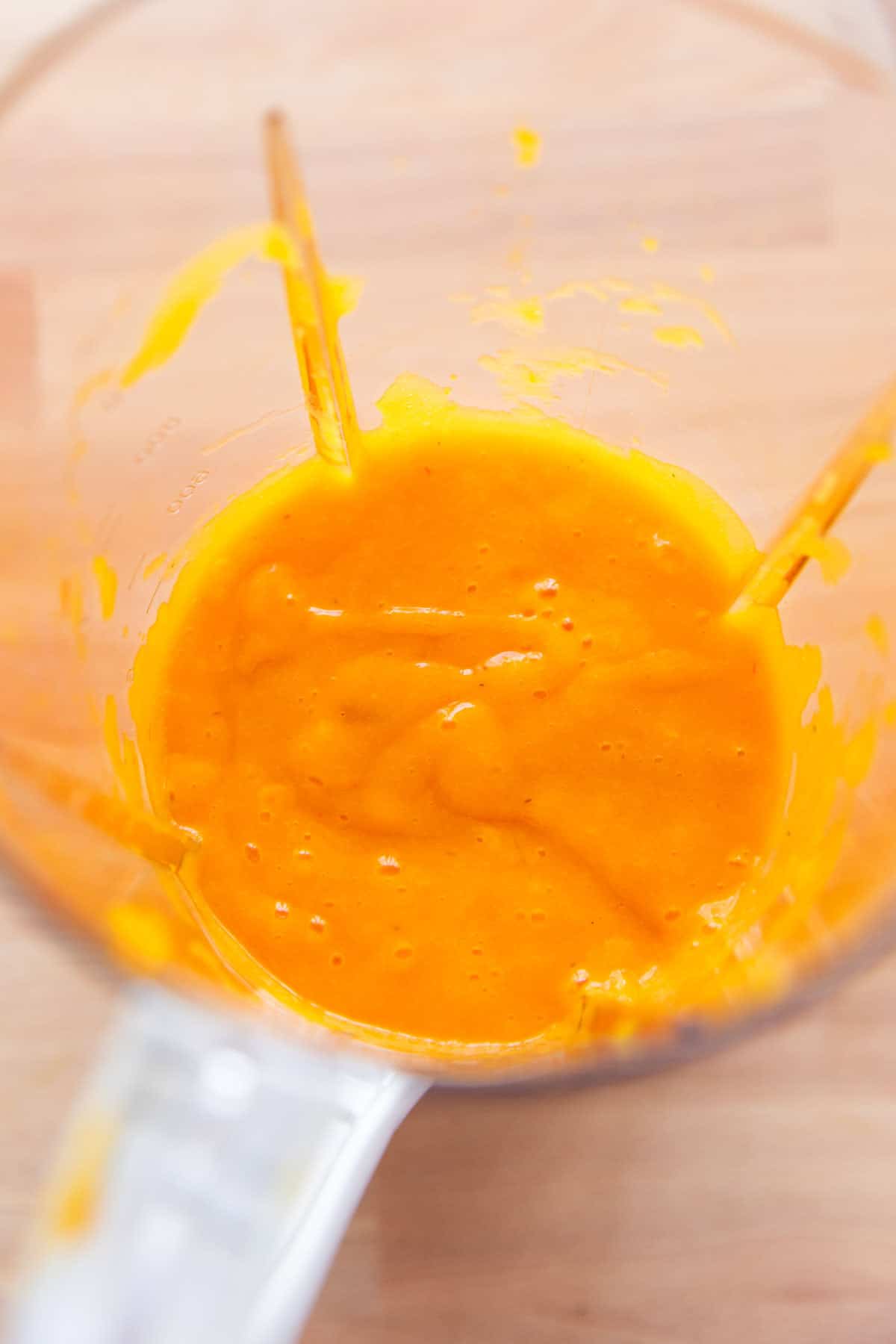 picture of Aam ras in a blender