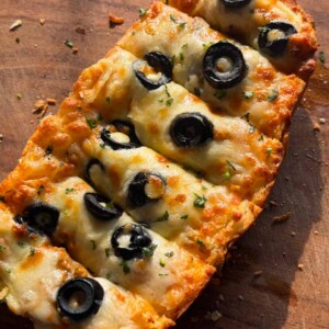 freshly air fryer pizza garlic bread ready to be served