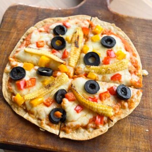 air fryer roti pizza ready to be served